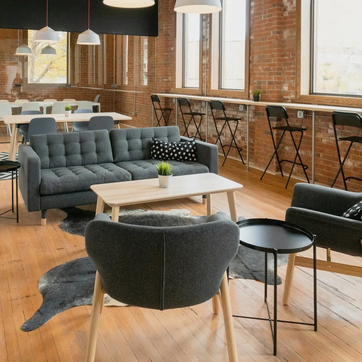 michael-warf-f8egRYt5RGk-unsplash